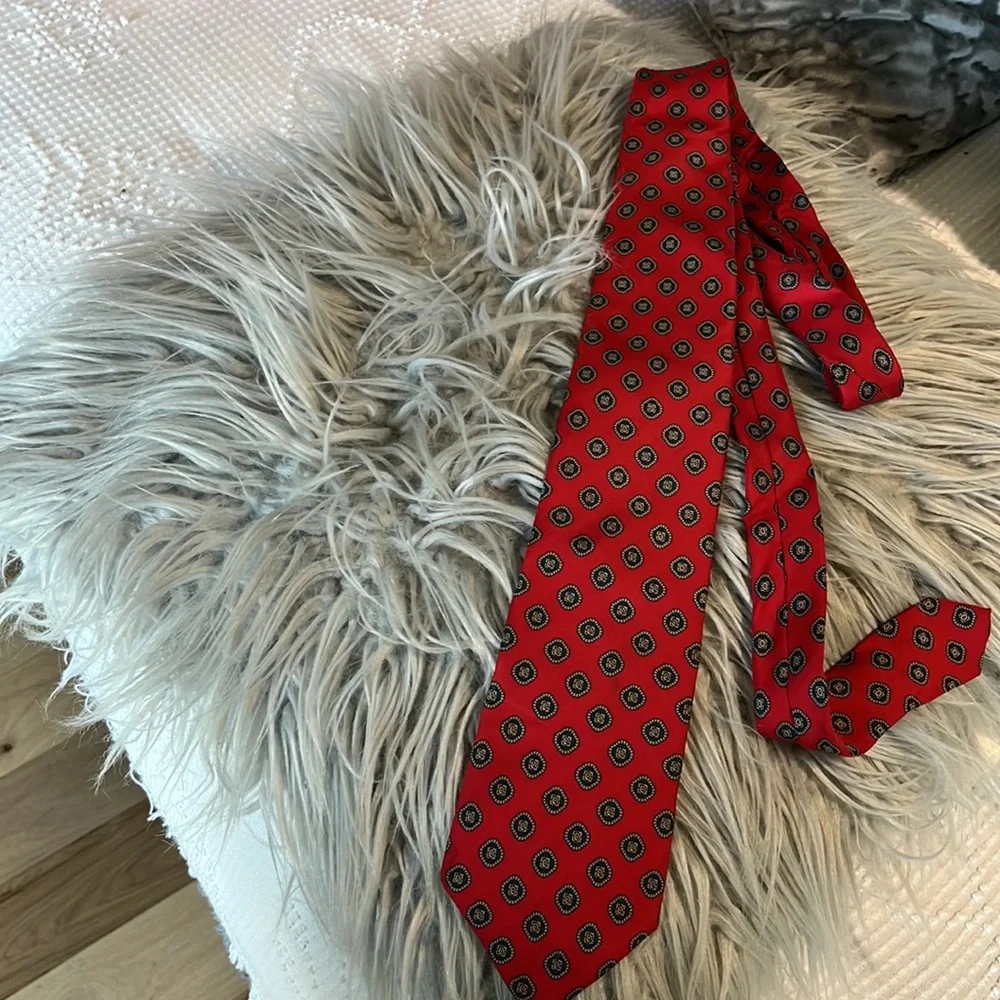 Pierre Cardin tie red silk